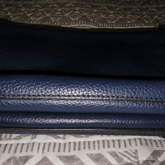 Small E/W Michael Kors Double Zip Crossbody in Navy - Picture 6 of 11